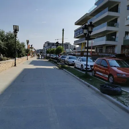 Lemaco Garden דירה Năvodari